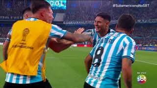 Quintero sai cara a cara com Hugo e faz o gol de virada para o Racing | Sul-Americana