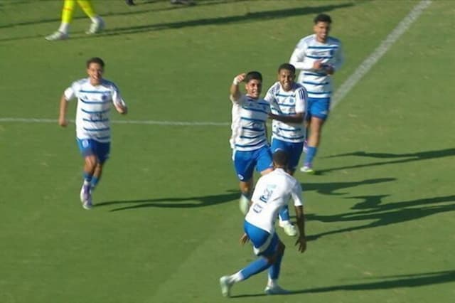 Nos pênaltis, Cruzeiro vence o Flamengo e avança no Brasileirão Sub-20
