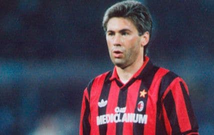Ancelotti se aposentou como jogador em amistoso contra o Brasil; relembre