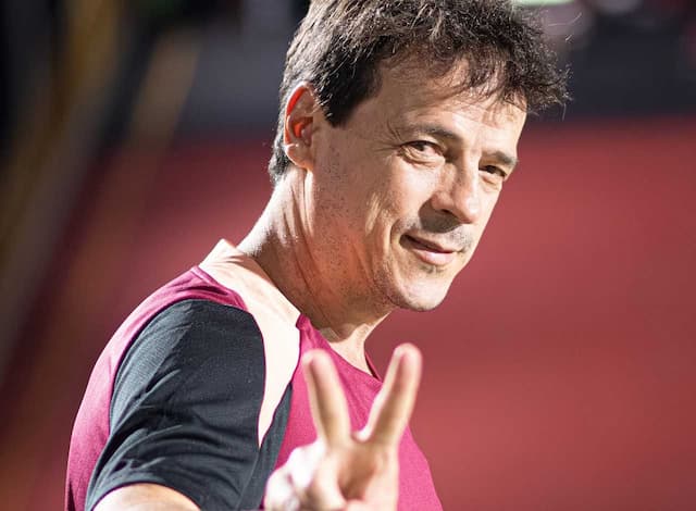 Fernando Diniz, do Corinthians, é absolvido pelo STJD e estará no clássico de domingo