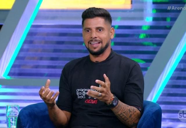 Cicinho: "Eu traria Filipe Luís para treinar o São Paulo"