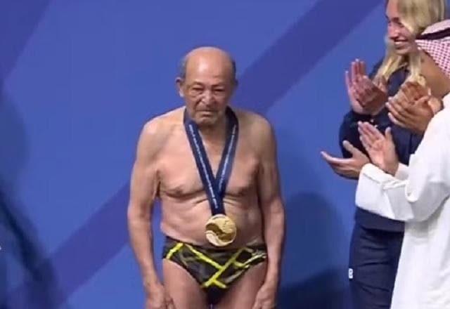 VÍDEO: atleta centenário realiza salto no Mundial de Esportes Aquáticos