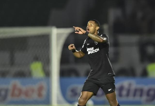 Botafogo empata com o Bragantino e avança à fase de grupos da Libertadores