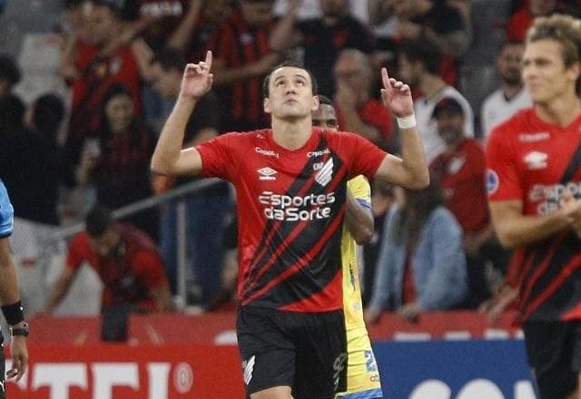 Athletico-PR atropela Rayo Zuliano com goleada por 6 a 0 na Sul-Americana