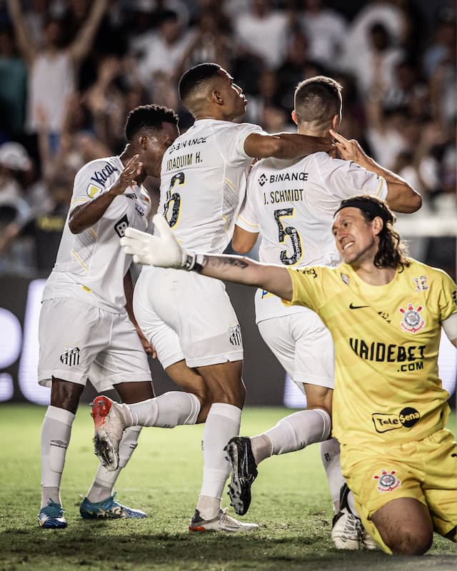 Santos vence Corinthians, que tem pior início de temporada da história