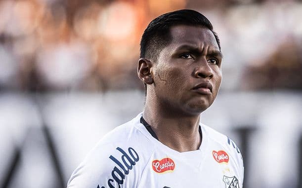 Atacante que pertence ao Santos causa grave acidente e é detido embriagado