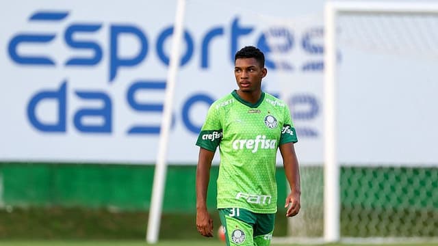 Luis Guilherme, do Palmeiras, desperta interesse de Liverpool, Bayern e Arsenal