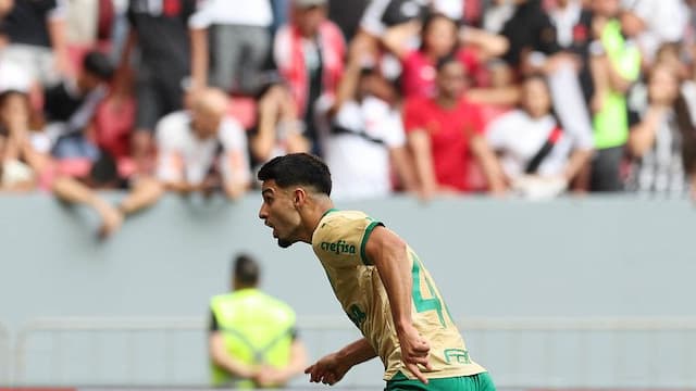 Palmeiras vence Vasco e retoma a vice-liderança do Brasileirão