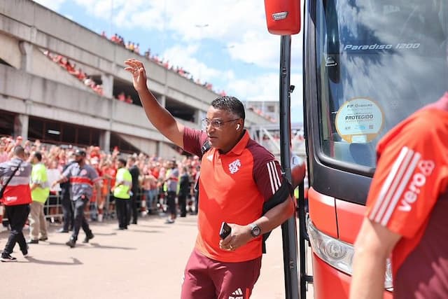 Roger Machado desembarca em SP para finalizar acordo com o São Paulo