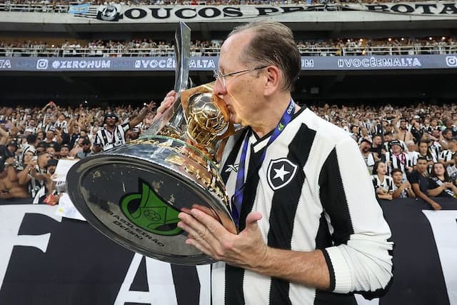 John Textor 'provoca' Real Madrid após a conquista do título brasileiro:  "Time pequeno"