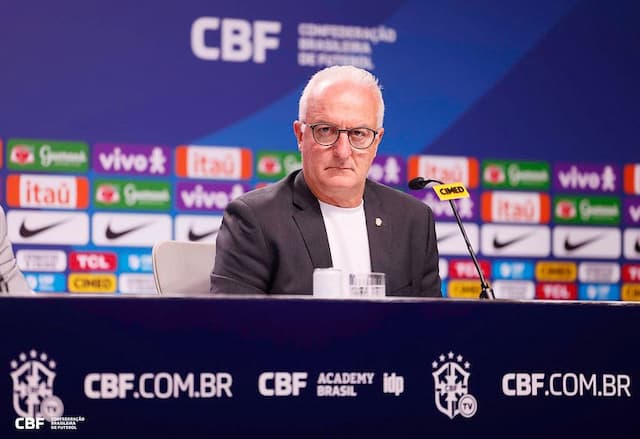 Corinthians negocia com representante de Dorival Júnior para acertar contratação
