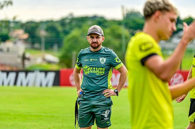 Santos avaliou William Batista, do América-MG, como opção para técnico