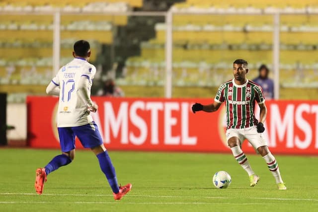 Reservas não resistem à altitude, e Fluminense perde liderança na Sul-Americana
