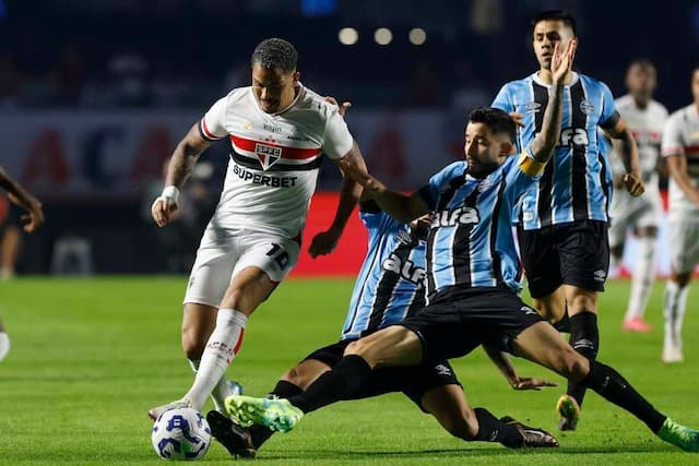 São Paulo encara o Grêmio defendendo invencibilidade de 13 anos no Morumbis