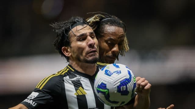 Atlético-MG e Corinthians empatam sem gols em jogo travado na Arena MRV