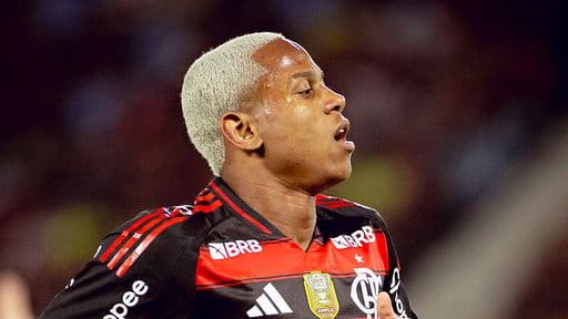 Flamengo anuncia valorização salarial e aumenta multa de Wallace Yan; veja valores