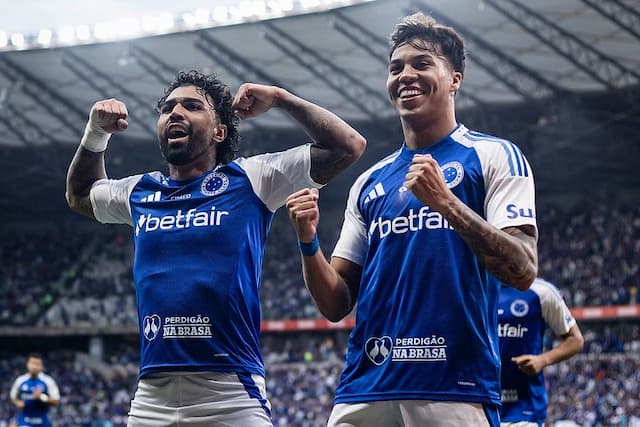 Cruzeiro goleia o Juventude e segue isolado na liderança do Brasileirão