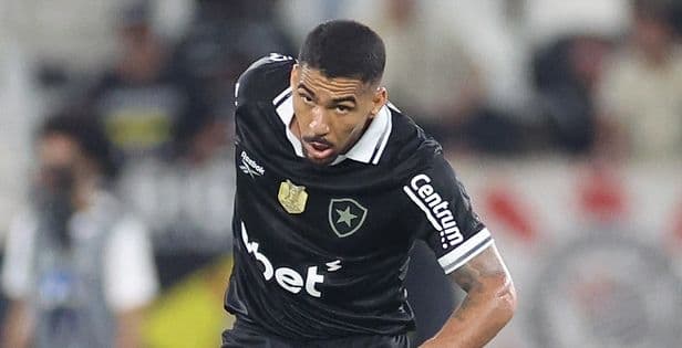 Allan vê queda de rendimento do Botafogo contra o Corinthians