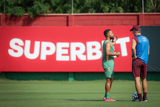 Renato tem indefinições para solucionar no time titular do Fluminense