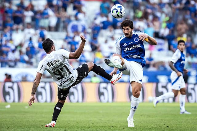 Ceará vence de virada o Cruzeiro em pleno Mineirão