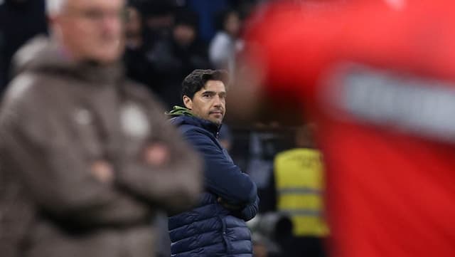 Abel Ferreira aponta desatenção da defesa e crítica VAR na derrota do Palmeiras