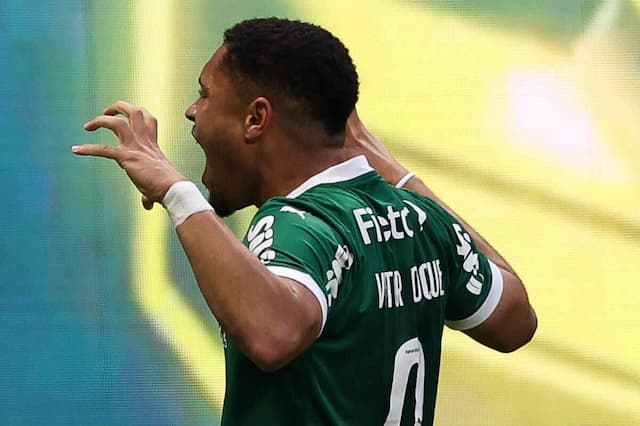 Vitor Roque supera números de passagem na Europa com o Palmeiras