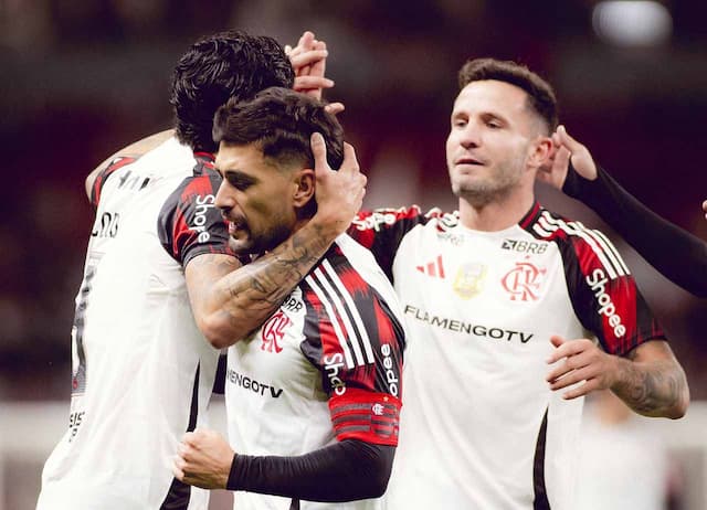 Arrascaeta alcança a marca de 100 assistências com a camisa do Flamengo