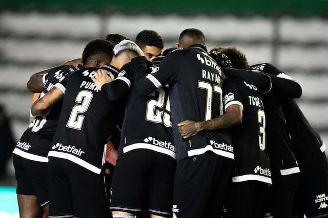 Veja os pendurados do Vasco para o jogo contra o Cruzeiro