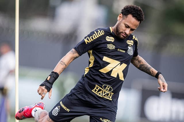 Santos projeta retorno de Neymar para reta final do Brasileirão