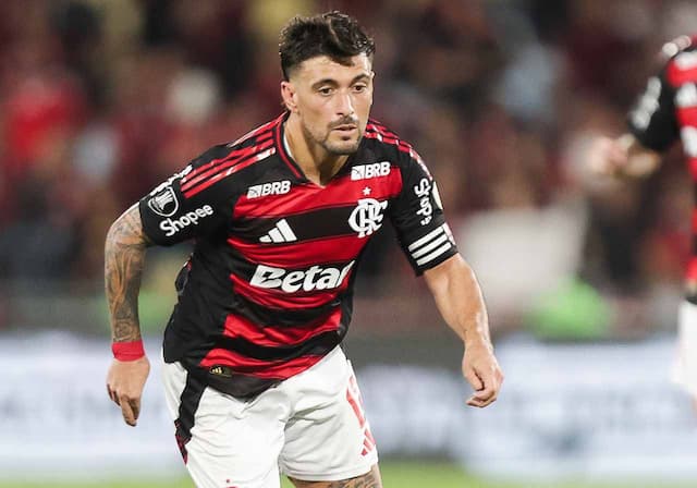 Arrascaeta relata tentativa de assalto após vitória do Flamengo no Maracanã