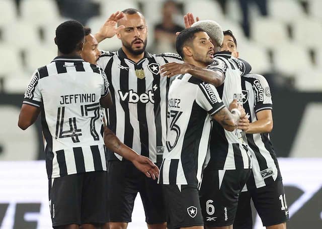 Botafogo entra G4 após vitória sobre o Bahia