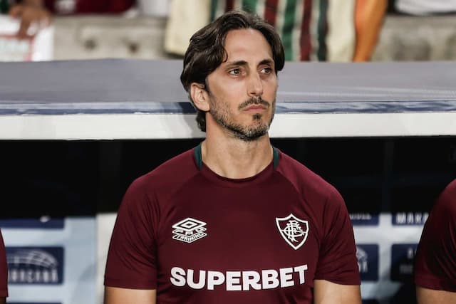 Zubeldía enaltece vitória "incomum" do Fluminense: "Bastante completo"