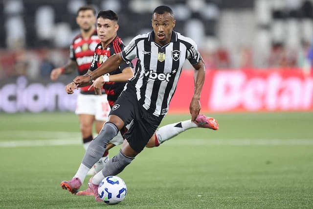 Marlon Freitas desabafa após derrota em clássico: "Botafogo precisa se unir"