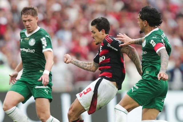 Gustavo Gómez detona árbitro do duelo contra o Flamengo: "Soberbo"