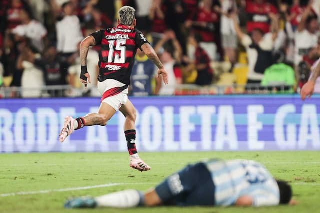 Flamengo abre vantagem sobre o Racing na semi da Libertadores