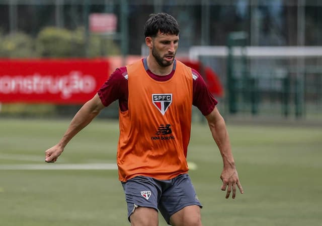 São Paulo quita dívida com empresários de Calleri e tem transfer ban retirado