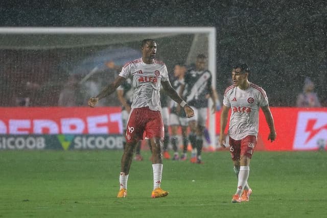 Internacional cai para o Z4 e vagas na Libertadores esquentam a reta final do Brasileirão 2025