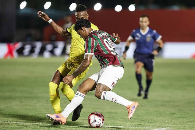 John Kennedy brilha e Fluminense vence o Madureira na estreia no Carioca