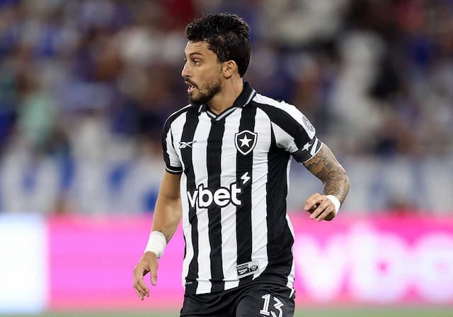 Alex Telles desabafa após queda do Botafogo na Libertadores