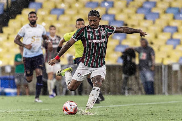 Serna marca, Fluminense bate Maricá e conquista a Taça Guanabara