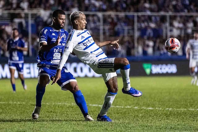 Matheus Pereira valoriza atuação do Cruzeiro após vitória e vaga na semifinal