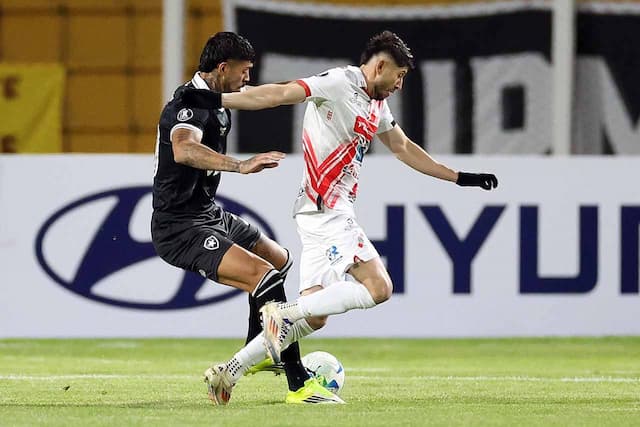 Botafogo perde chances claras e amarga derrota na altitude de Potosí