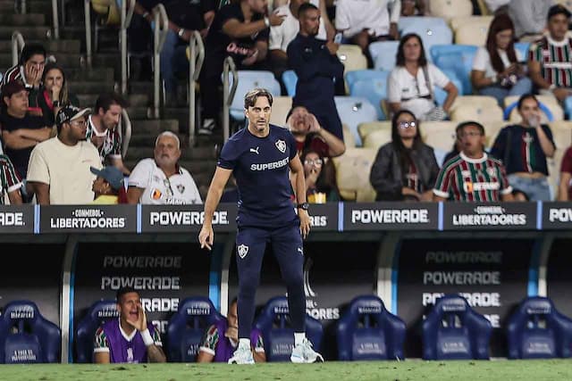 Zubeldía reconhece pressão e cita erros em derrota do Fluminense