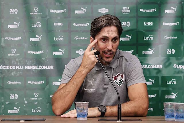 Zubeldía desconversa sobre Hulk no Fluminense