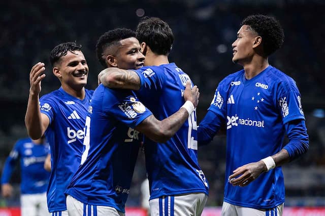 Cruzeiro vence Goiás e avança na Copa do Brasil