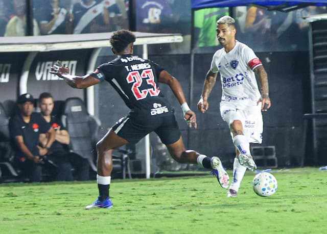 Vasco só empata com Paysandu, mas avança às oitavas da Copa do Brasil