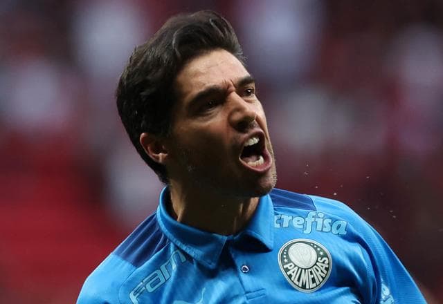 "Foi um dos melhores jogos que disputei", diz Abel Ferreira após Supercopa
