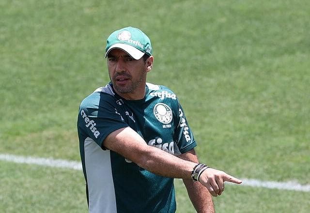 Abel Ferreira descarta sair do Palmeiras: "Feliz e realizado onde estou"