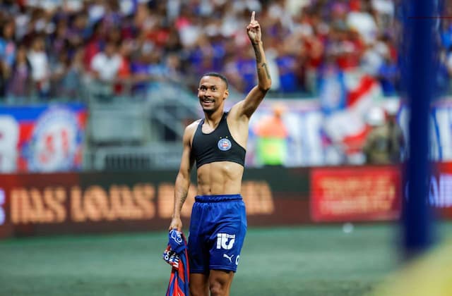 Com golaço de Ademir, Bahia bate o Palmeiras e se recupera no Brasileiro