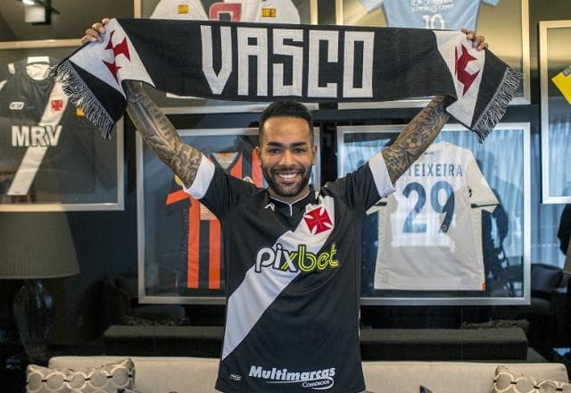 Alex Teixeira é anunciado pelo Vasco: "Realização de um sonho"